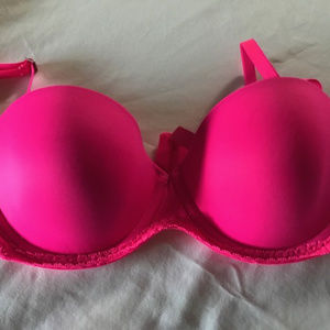 NWOT Victoria's Scecret Pink Bra - 34D